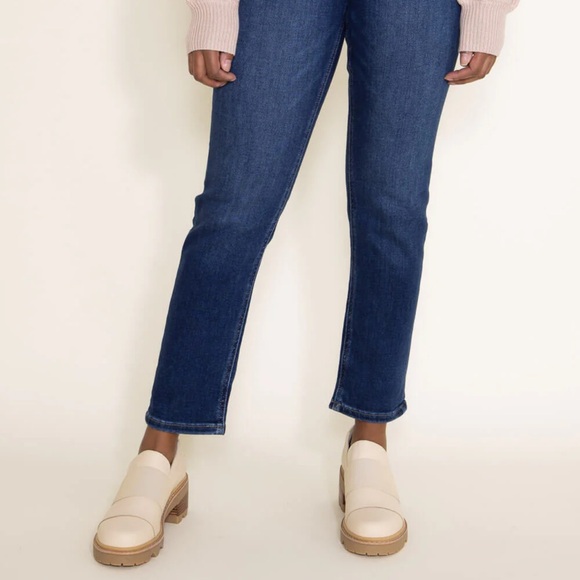 KanCan Adaline High Rise Slim Straight Jeans -size 9/28 - Picture 3 of 3